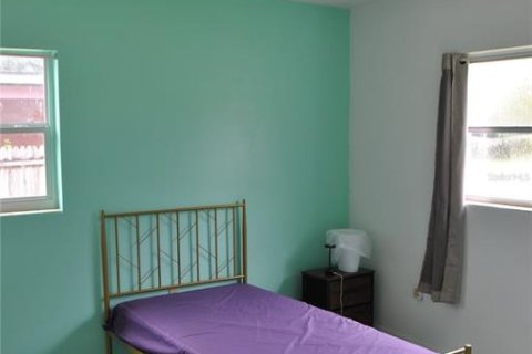 House in Orlando, Florida 5 bedrooms, 163.42 sq.m. № 2399545 - photo 10
