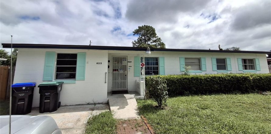House in Orlando, Florida 5 bedrooms, 163.42 sq.m. № 2399545