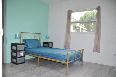 House in Orlando, Florida 5 bedrooms, 163.42 sq.m. № 2399545 - photo 9