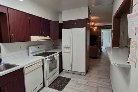 House in Orlando, Florida 5 bedrooms, 163.42 sq.m. № 2399545 - photo 11