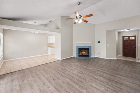 Casa en venta en Tampa, Florida, 3 dormitorios, 121.52 m2 № 2120716 - foto 2