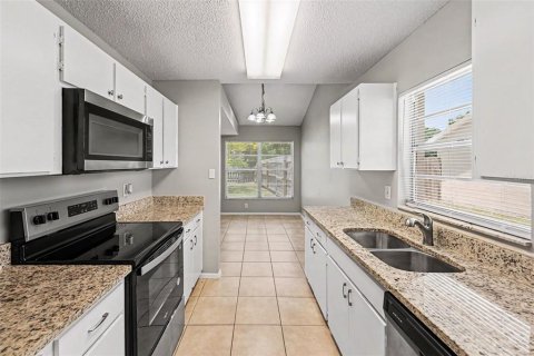 Casa en venta en Tampa, Florida, 3 dormitorios, 121.52 m2 № 2120716 - foto 6