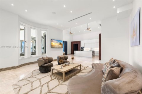 Villa ou maison à louer à Miami Beach, Floride: 5 chambres, 565.77 m2 № 1976704 - photo 8