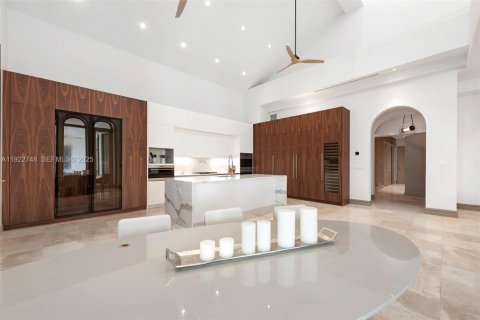 Villa ou maison à louer à Miami Beach, Floride: 5 chambres, 565.77 m2 № 1976704 - photo 17