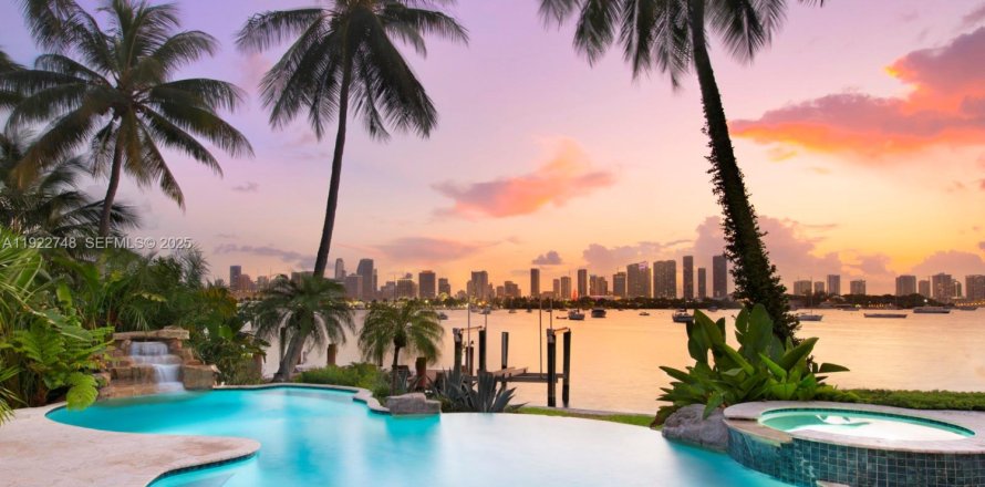 Villa ou maison à Miami Beach, Floride 5 chambres, 565.77 m2 № 1976704