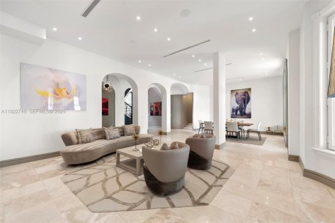 Villa ou maison à louer à Miami Beach, Floride: 5 chambres, 565.77 m2 № 1976704 - photo 10