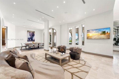 Villa ou maison à louer à Miami Beach, Floride: 5 chambres, 565.77 m2 № 1976704 - photo 9