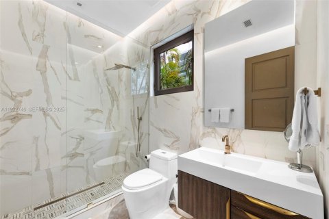 Villa ou maison à louer à Miami Beach, Floride: 5 chambres, 565.77 m2 № 1976704 - photo 30