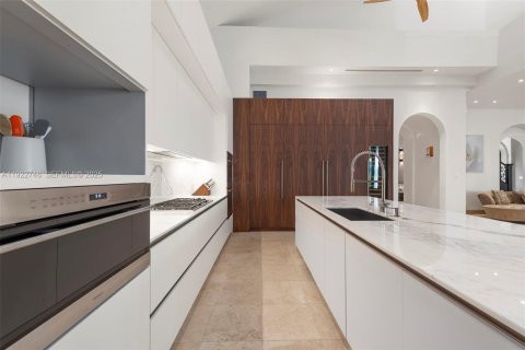 Villa ou maison à louer à Miami Beach, Floride: 5 chambres, 565.77 m2 № 1976704 - photo 15