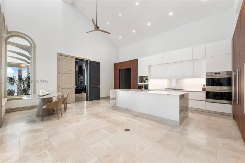 Villa ou maison à louer à Miami Beach, Floride: 5 chambres, 565.77 m2 № 1976704 - photo 12