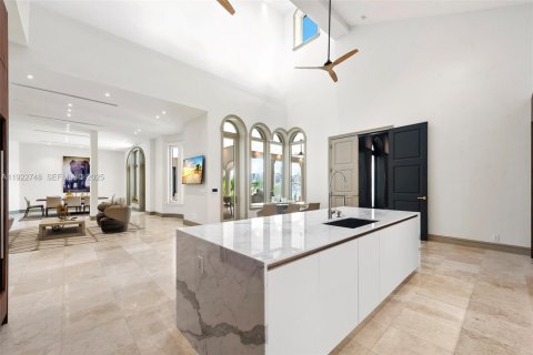 Villa ou maison à louer à Miami Beach, Floride: 5 chambres, 565.77 m2 № 1976704 - photo 16