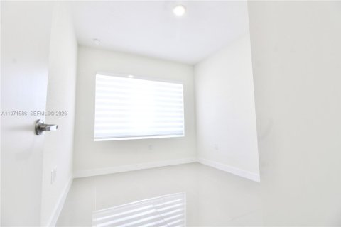 Townhouse in Homestead, Florida 3 bedrooms, 129.88 sq.m. № 2042716 - photo 17