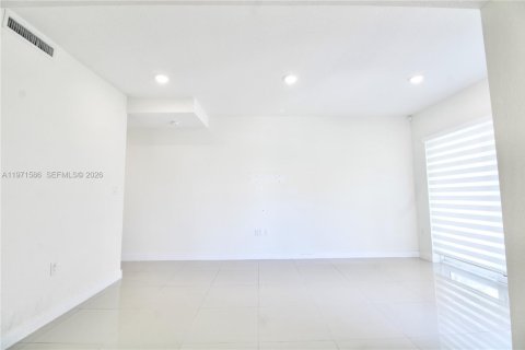 Townhouse in Homestead, Florida 3 bedrooms, 129.88 sq.m. № 2042716 - photo 19