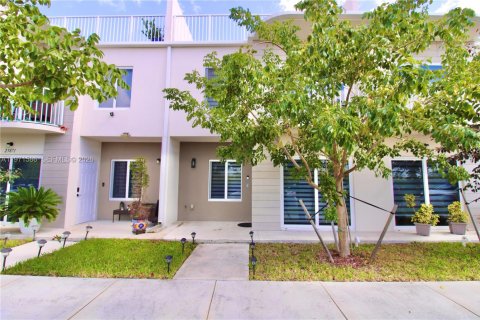 Townhouse in Homestead, Florida 3 bedrooms, 129.88 sq.m. № 2042716 - photo 26