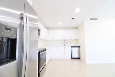 Townhouse in Homestead, Florida 3 bedrooms, 129.88 sq.m. № 2042716 - photo 15