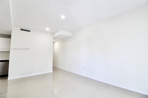 Townhouse in Homestead, Florida 3 bedrooms, 129.88 sq.m. № 2042716 - photo 11