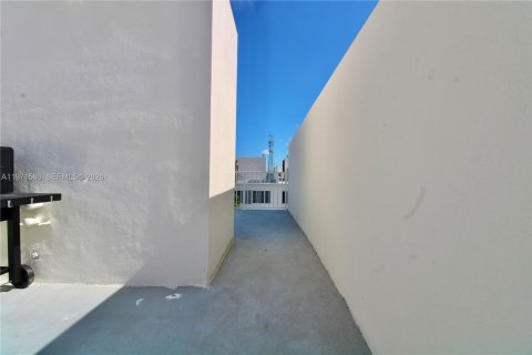 Townhouse in Homestead, Florida 3 bedrooms, 129.88 sq.m. № 2042716 - photo 18