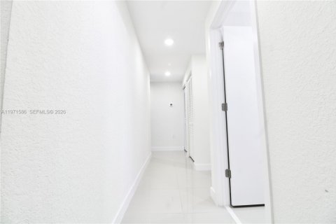 Townhouse in Homestead, Florida 3 bedrooms, 129.88 sq.m. № 2042716 - photo 24