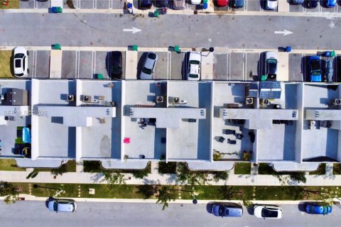 Townhouse in Homestead, Florida 3 bedrooms, 129.88 sq.m. № 2042716 - photo 7