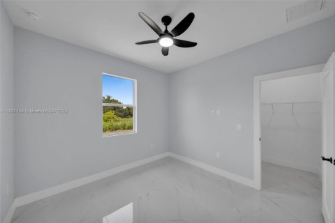 House in Lehigh Acres, Florida 3 bedrooms, 159.79 sq.m. № 1809494 - photo 25