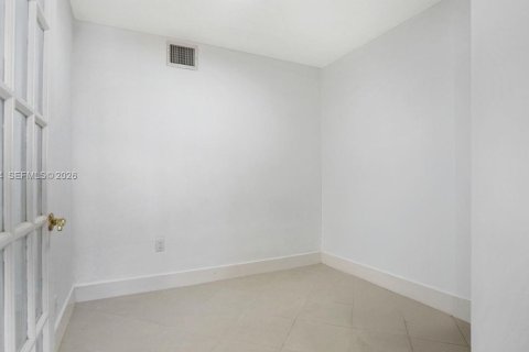 Купить кондоминиум в Майами-Бич, Флорида 1 спальня, 73.58м2, № 2008947 - фото 9