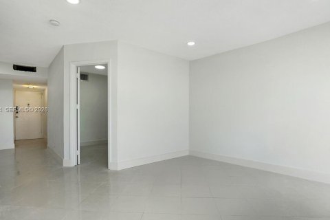 Купить кондоминиум в Майами-Бич, Флорида 1 спальня, 73.58м2, № 2008947 - фото 4