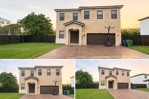 Villa ou maison à Homestead, Floride 4 chambres № 2273556