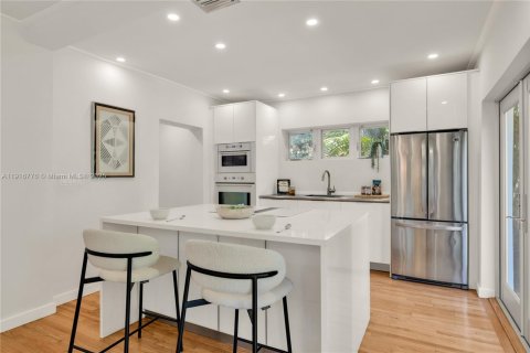 Villa ou maison à vendre à Miami, Floride: 2 chambres, 134.89 m2 № 1972029 - photo 17