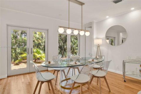 Villa ou maison à vendre à Miami, Floride: 2 chambres, 134.89 m2 № 1972029 - photo 23