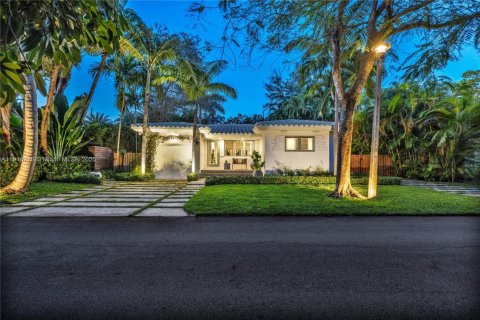 Villa ou maison à vendre à Miami, Floride: 2 chambres, 134.89 m2 № 1972029 - photo 12