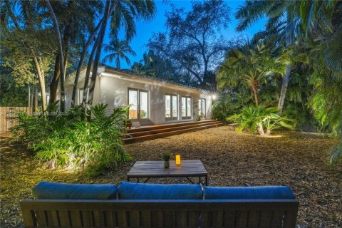 Villa ou maison à vendre à Miami, Floride: 2 chambres, 134.89 m2 № 1972029 - photo 3