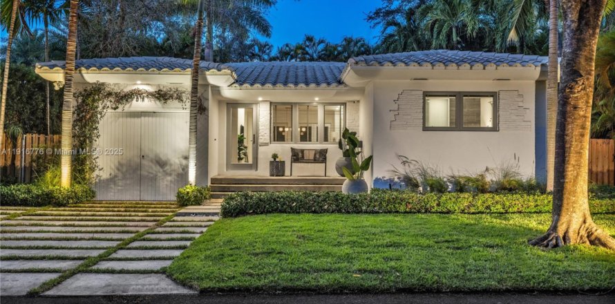 Villa ou maison à Miami, Floride 2 chambres, 134.89 m2 № 1972029