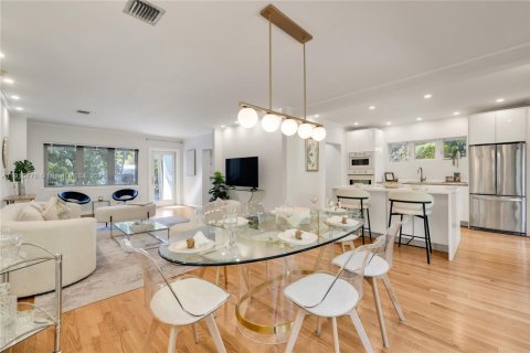 Villa ou maison à vendre à Miami, Floride: 2 chambres, 134.89 m2 № 1972029 - photo 14