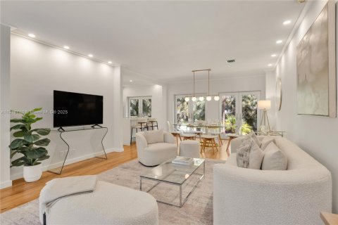 Villa ou maison à vendre à Miami, Floride: 2 chambres, 134.89 m2 № 1972029 - photo 9