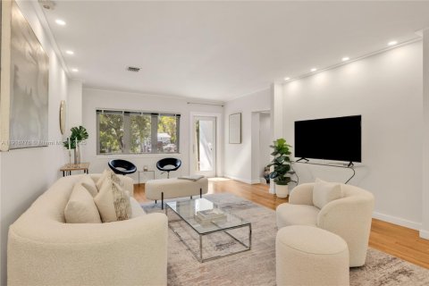 Villa ou maison à vendre à Miami, Floride: 2 chambres, 134.89 m2 № 1972029 - photo 11