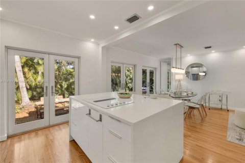 Villa ou maison à vendre à Miami, Floride: 2 chambres, 134.89 m2 № 1972029 - photo 18