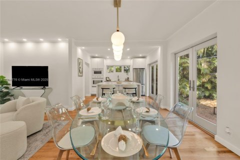 Villa ou maison à vendre à Miami, Floride: 2 chambres, 134.89 m2 № 1972029 - photo 21