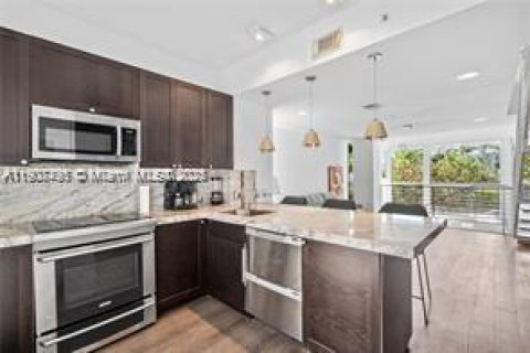 Townhouse in Miami Beach, Florida 2 bedrooms, 104.79 sq.m. № 1963906 - photo 3