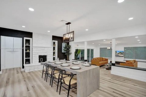 House in Fort Lauderdale, Florida 5 bedrooms, 199.28 sq.m. № 2013055 - photo 7