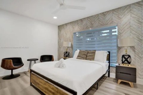 House in Fort Lauderdale, Florida 5 bedrooms, 199.28 sq.m. № 2013055 - photo 20