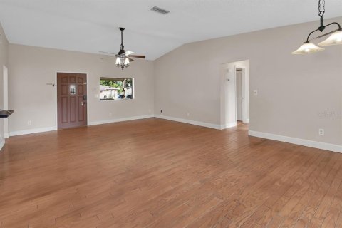 Casa en venta en South Daytona, Florida, 4 dormitorios, 149.2 m2 № 2384472 - foto 9