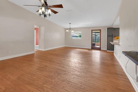 Casa en venta en South Daytona, Florida, 4 dormitorios, 149.2 m2 № 2384472 - foto 7