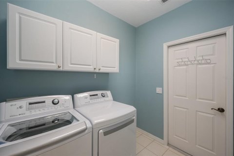 Townhouse in Melbourne Beach, Florida 3 bedrooms, 180.23 sq.m. № 1844941 - photo 10
