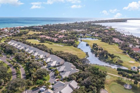 Townhouse in Melbourne Beach, Florida 3 bedrooms, 180.23 sq.m. № 1844941 - photo 2