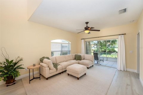 Townhouse in Melbourne Beach, Florida 3 bedrooms, 180.23 sq.m. № 1844941 - photo 26