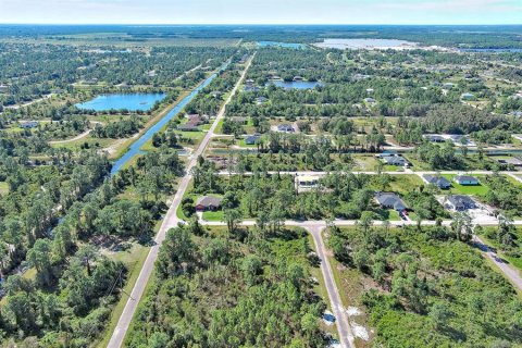 Terreno en venta en Lehigh Acres, Florida № 2164396 - foto 17