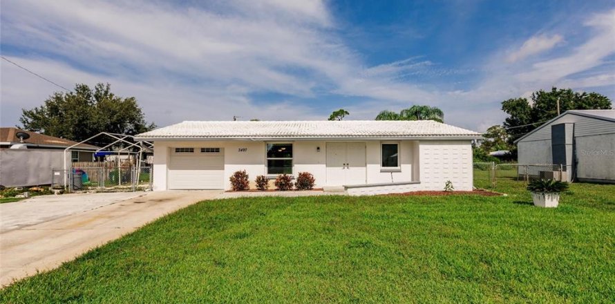 House in Port Charlotte, Florida 2 bedrooms, 96.53 sq.m. № 1786642