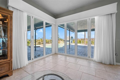 House in Placida, Florida 4 bedrooms, 325.53 sq.m. № 1590547 - photo 9