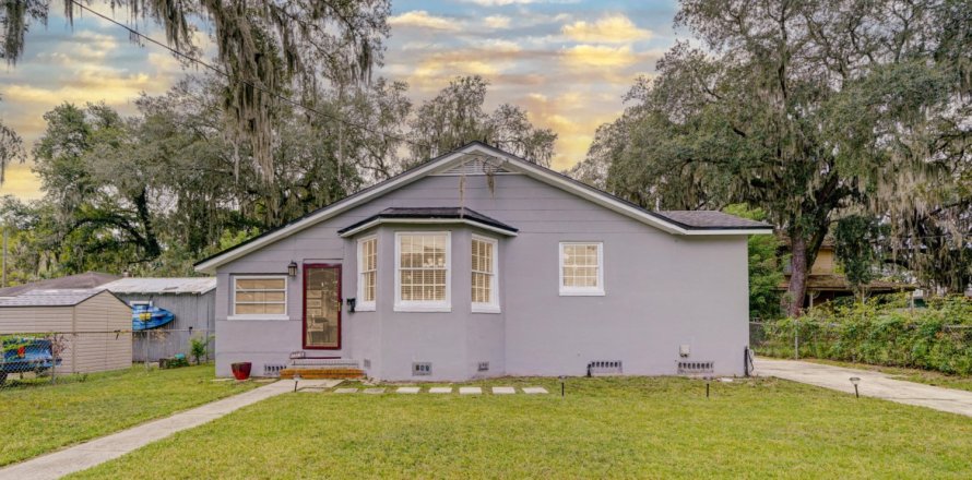 House in Jacksonville, Florida 3 bedrooms, 128.3 sq.m. № 801332
