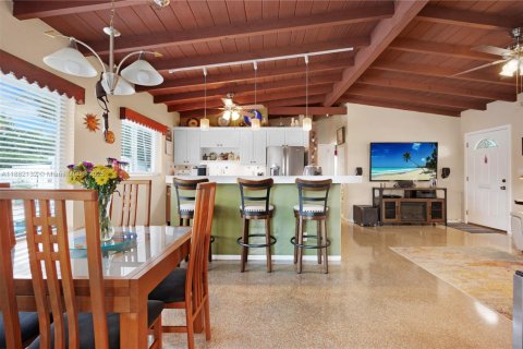 Villa ou maison à vendre à Fort Lauderdale, Floride: 2 chambres, 79.62 m2 № 1930115 - photo 6